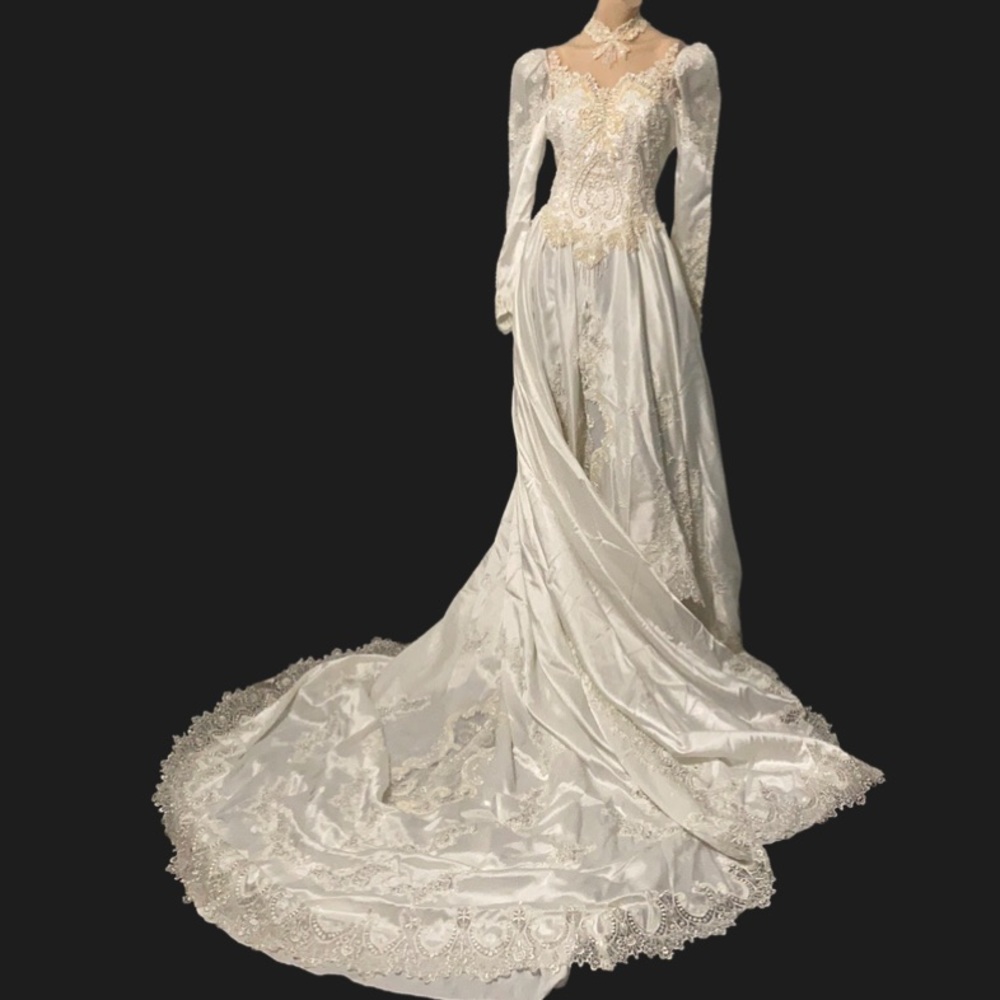 ⭐️MARY'S Vintage Lace Sequins Bridal Gown ⭐️